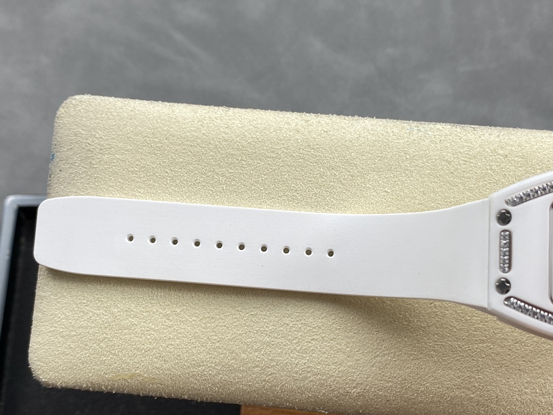 Richard Miller RM07-01 Red Lips RM007