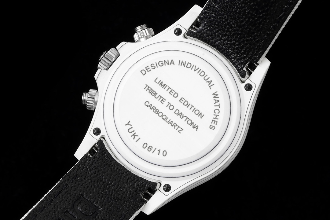 ROLEX Daytona's carbon fiber watch is not only light to wear