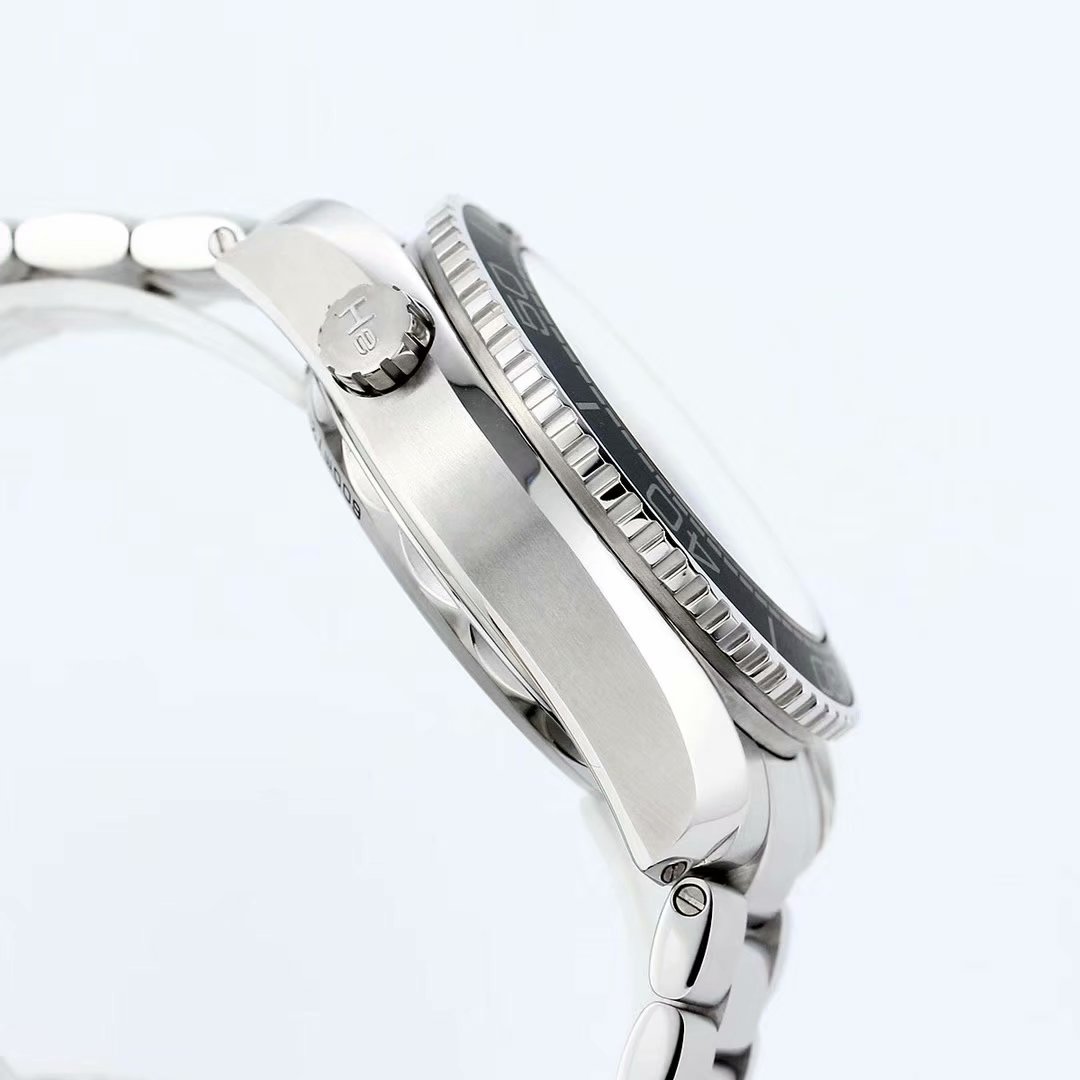 Seamaster 600m diving series