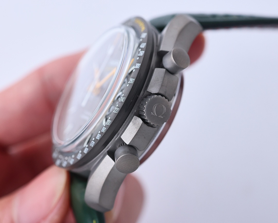 Omega Speedmaster Dark Side of the Moon 311.92.44.51.99.001