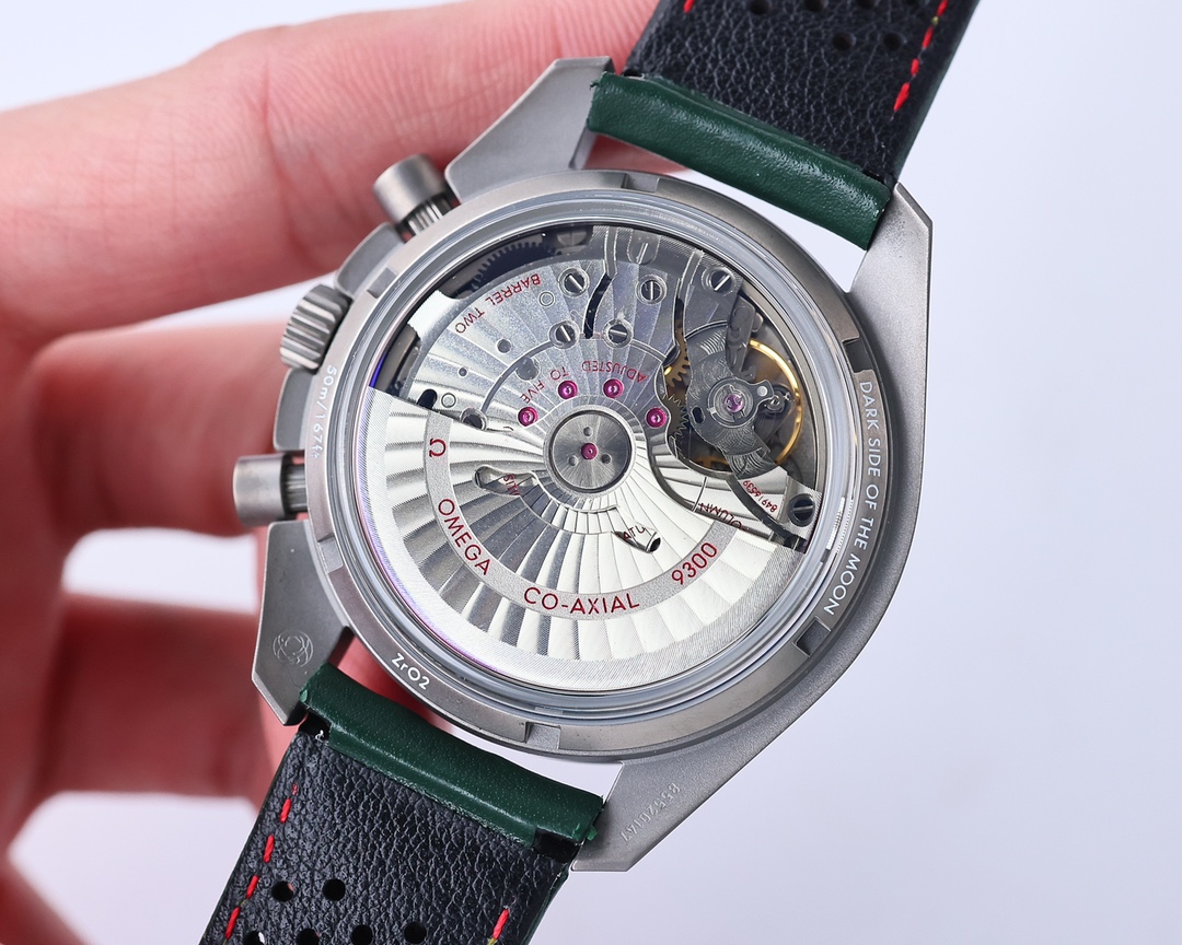 Omega Speedmaster Dark Side of the Moon 311.92.44.51.99.001