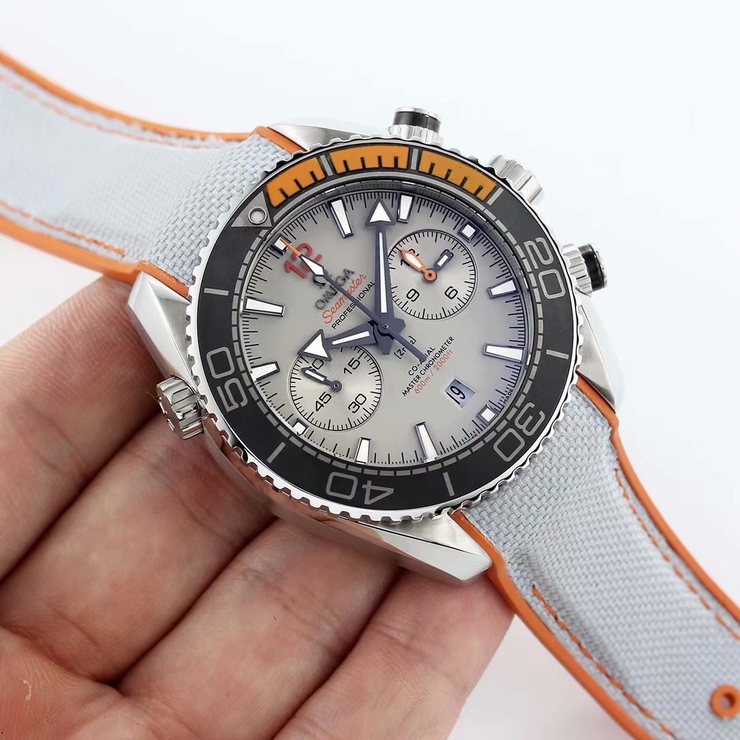 Seamaster 600m diving series