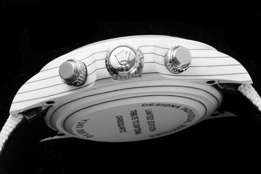 ROLEX Daytona's carbon fiber watch is not only light to wear