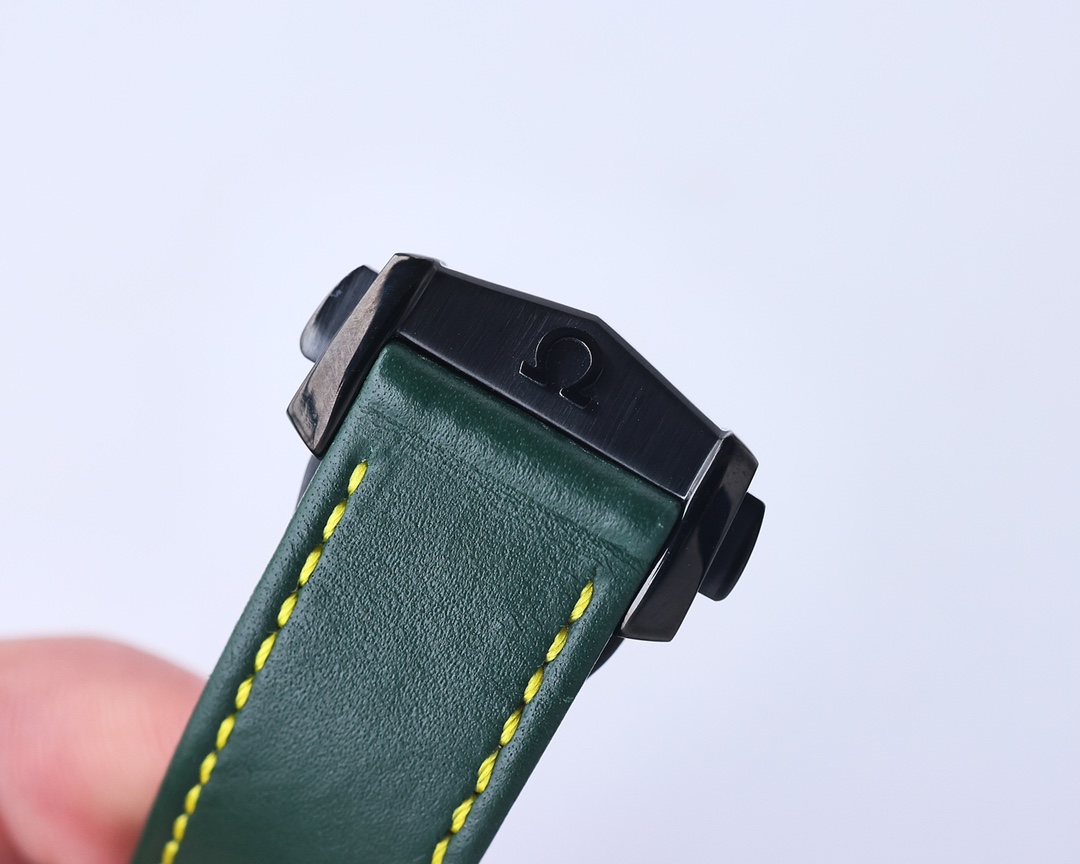 Omega Speedmaster Dark Side of the Moon 311.92.44.51.99.001