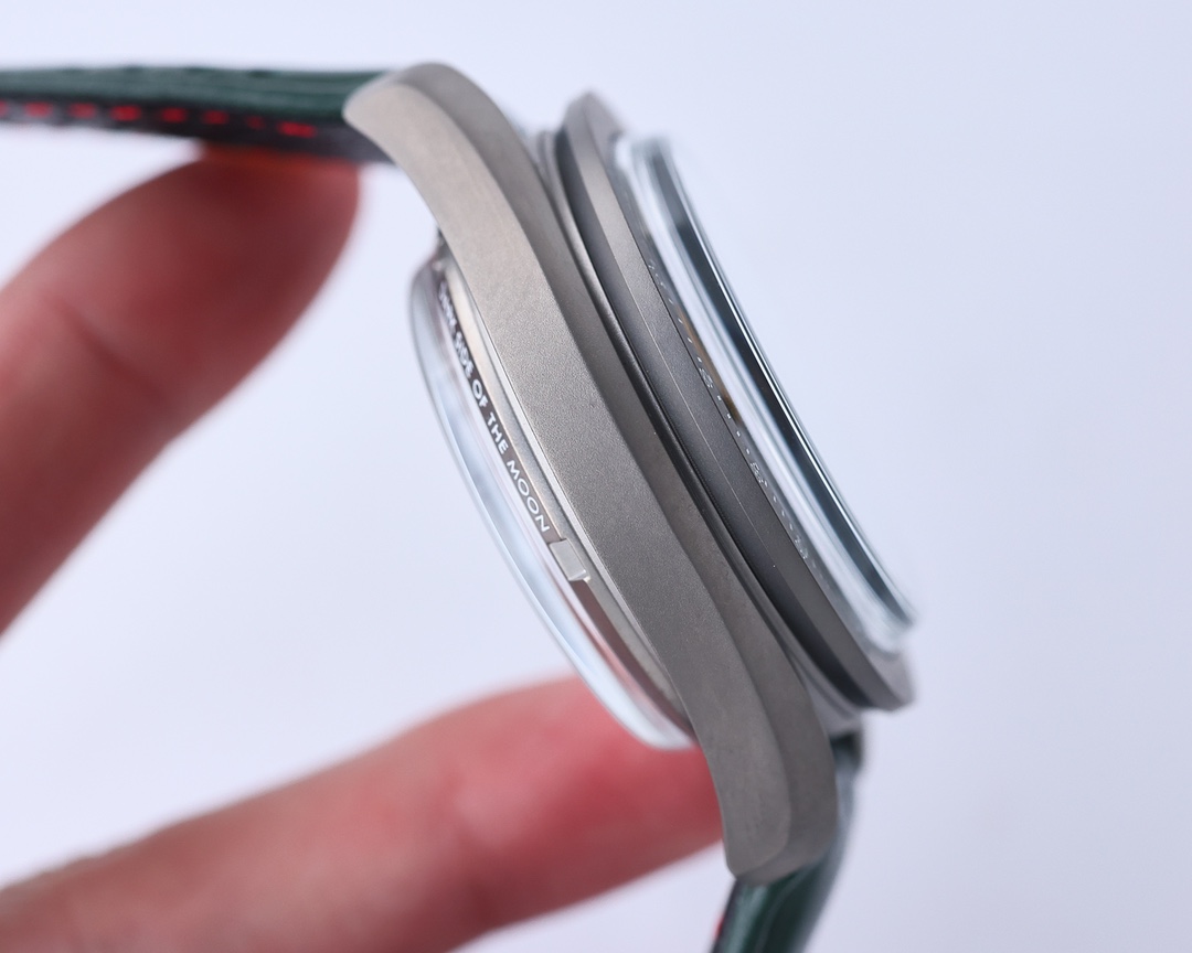 Omega Speedmaster Dark Side of the Moon 311.92.44.51.99.001