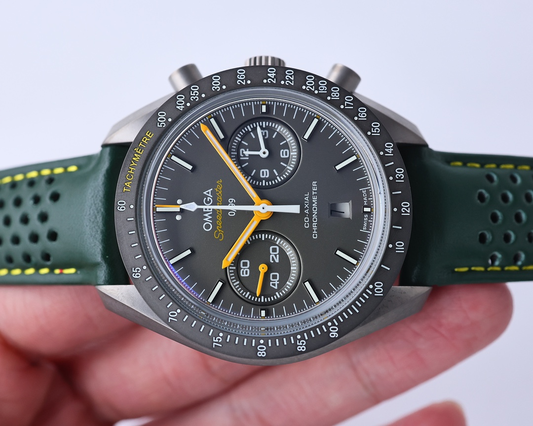 Omega Speedmaster Dark Side of the Moon 311.92.44.51.99.001