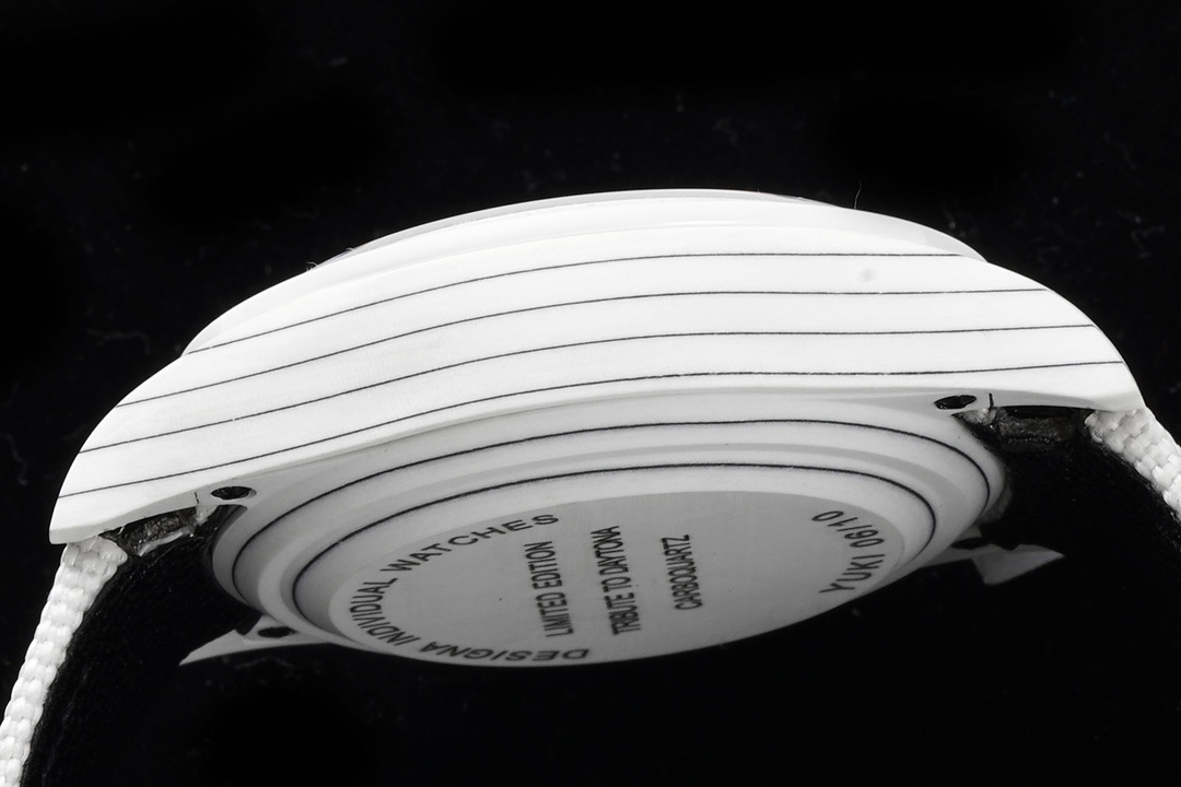 ROLEX Daytona's carbon fiber watch is not only light to wear