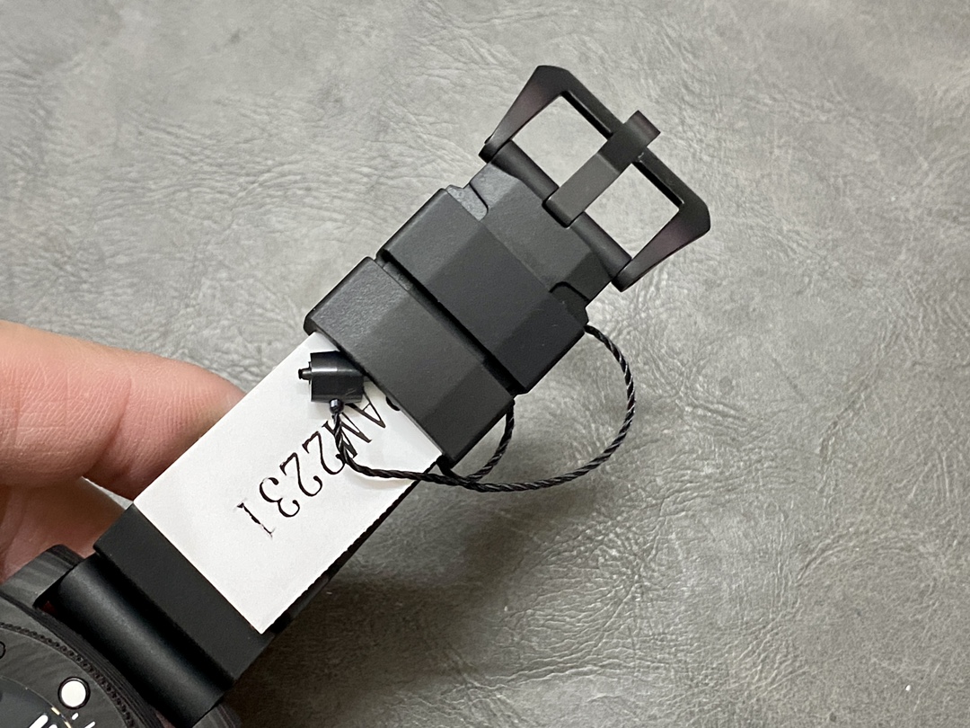 Panerai Pam2231 42mm Carbon Fiber