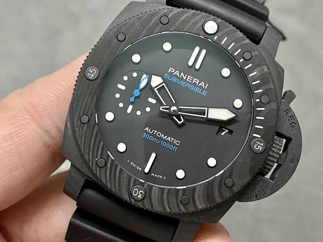 Panerai Pam2231 42mm Carbon Fiber