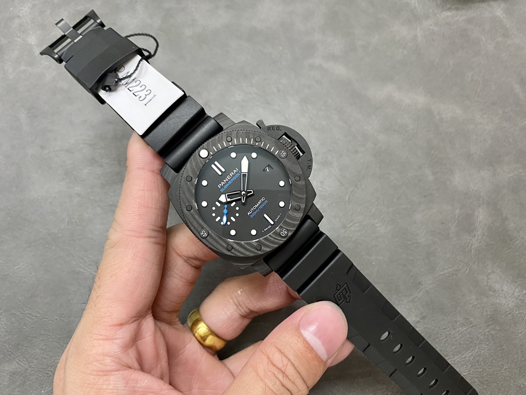 Panerai Pam2231 42mm Carbon Fiber