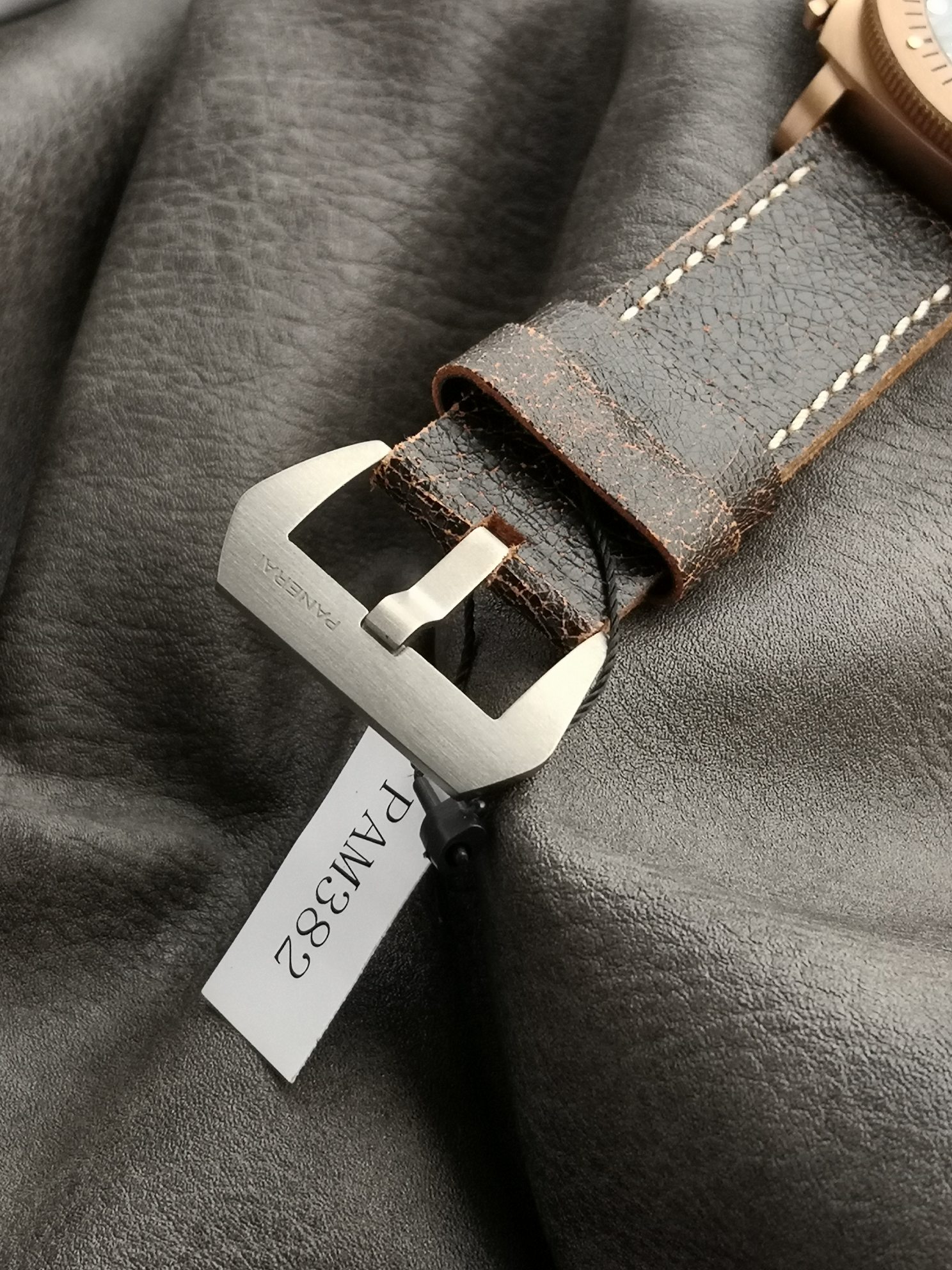 Panerai special edition watch series PAM 00382 watch