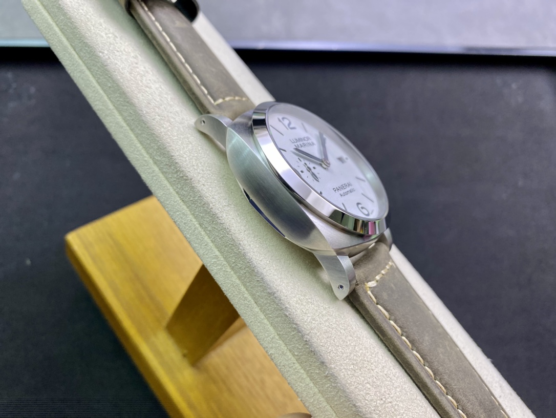 Panerai PAM1314 fully automatic mechanical movement,