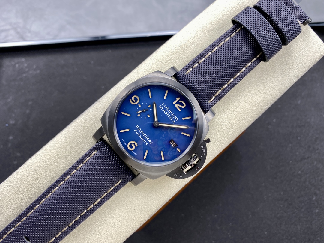 Panerai PAM 1021 thin titanium, 44mm