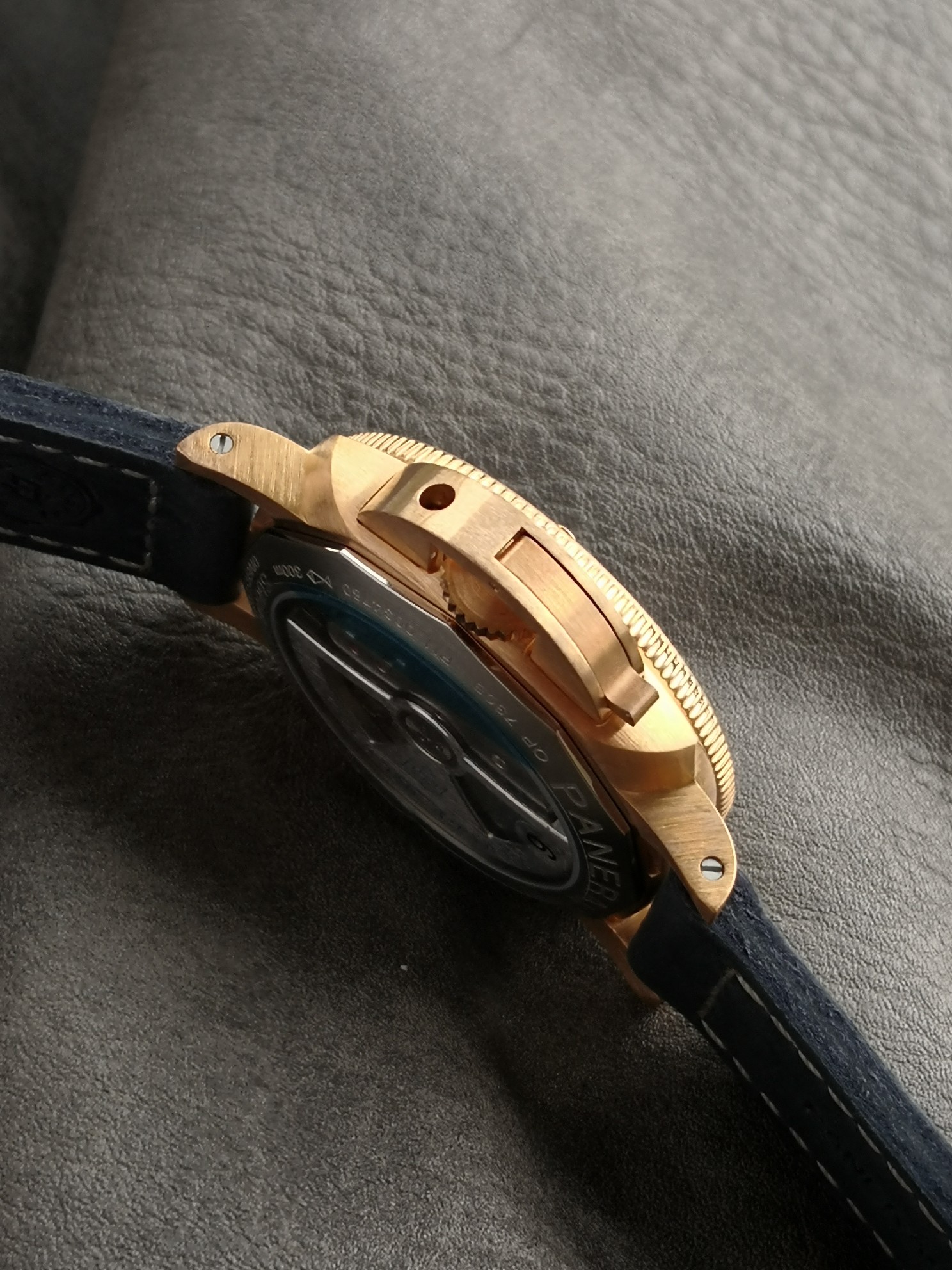 Panerai Submersible series PAM01074 watch