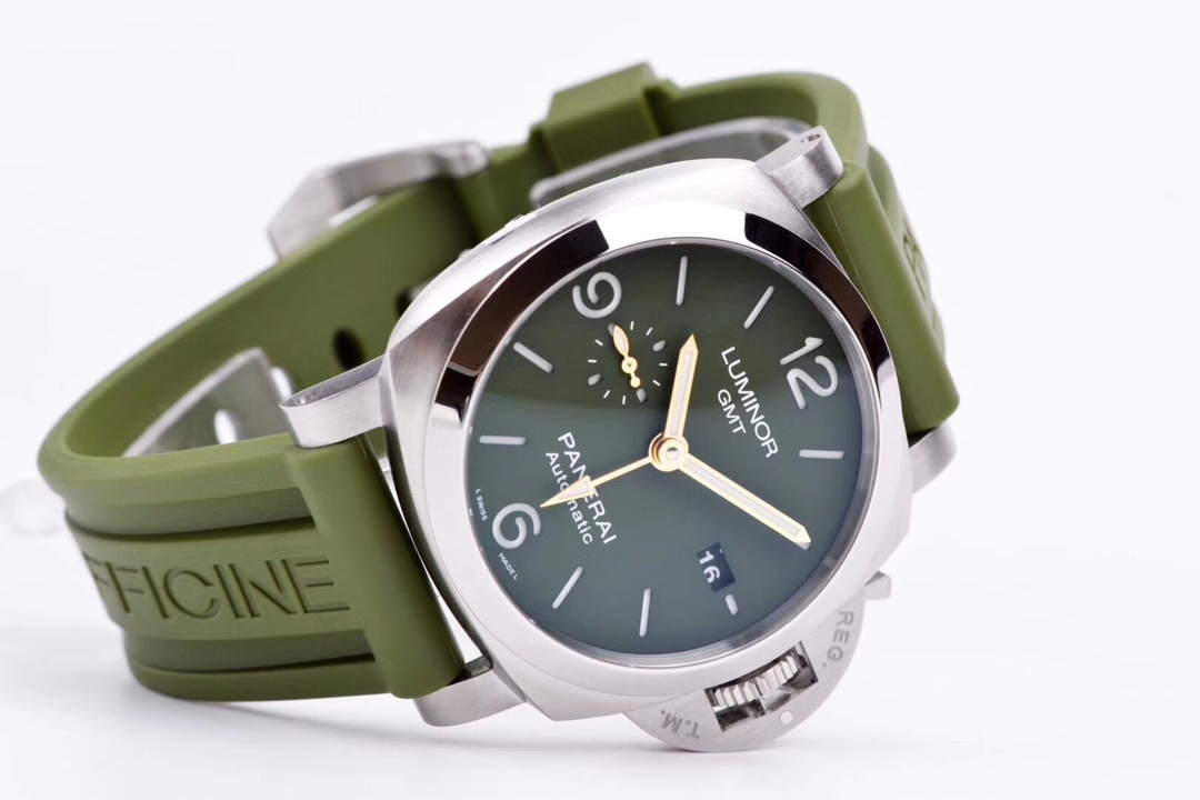Panerai's most handsome 44MM military green PAM1056