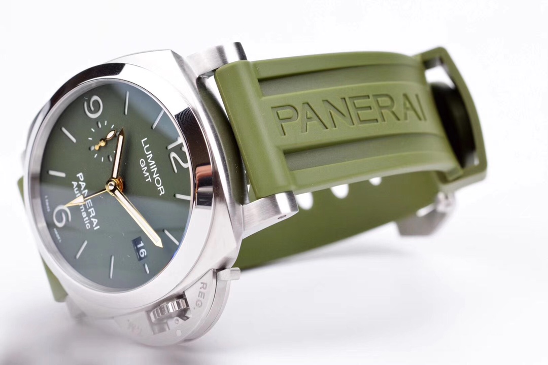 Panerai's most handsome 44MM military green PAM1056
