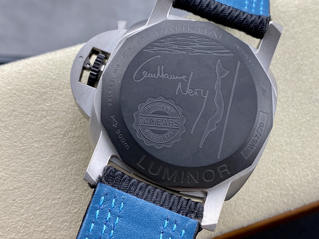 Panerai PAM 1122 thin titanium, 44mm