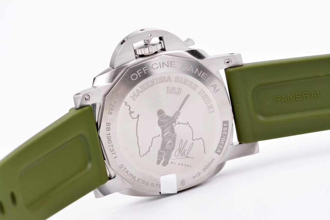 Panerai's most handsome 44MM military green PAM1056