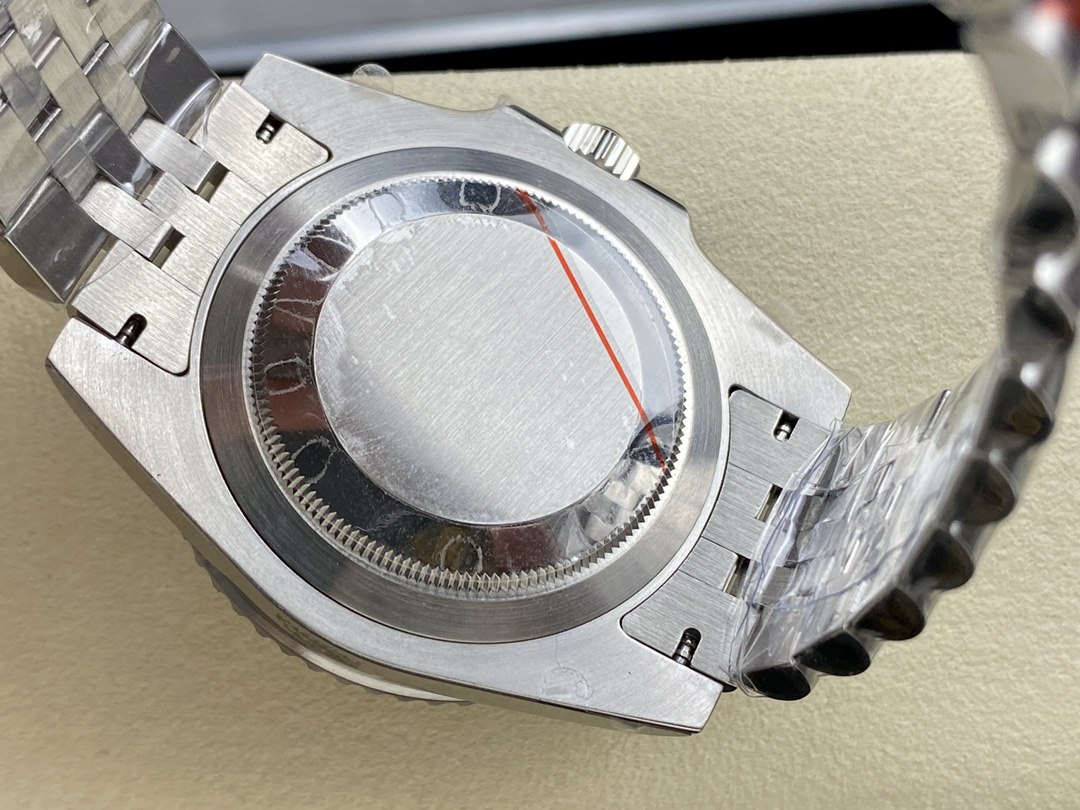 New version modified Greenwich GMT red circle left