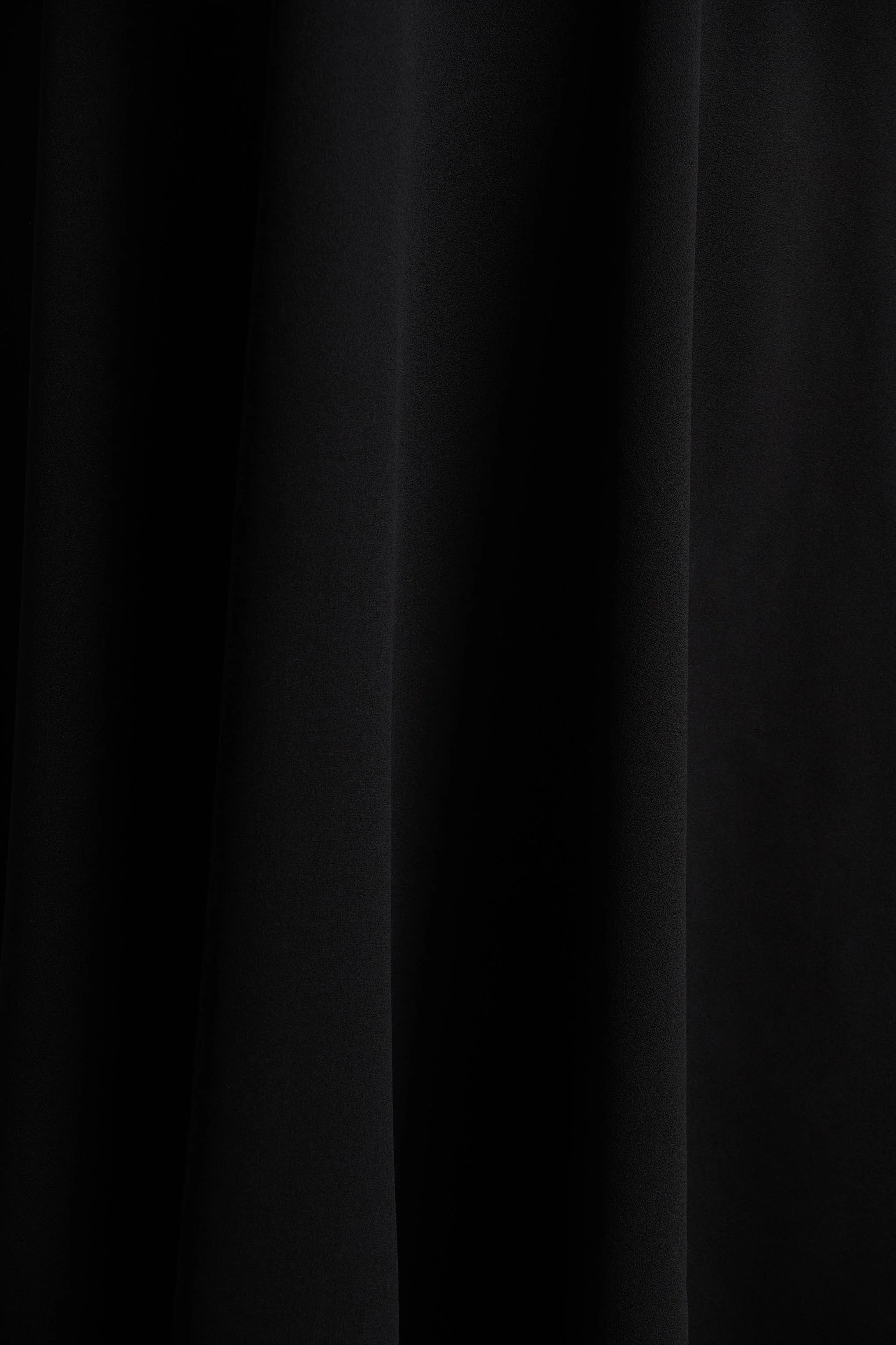 Andromeda | Black Sweetheart Midi Dress