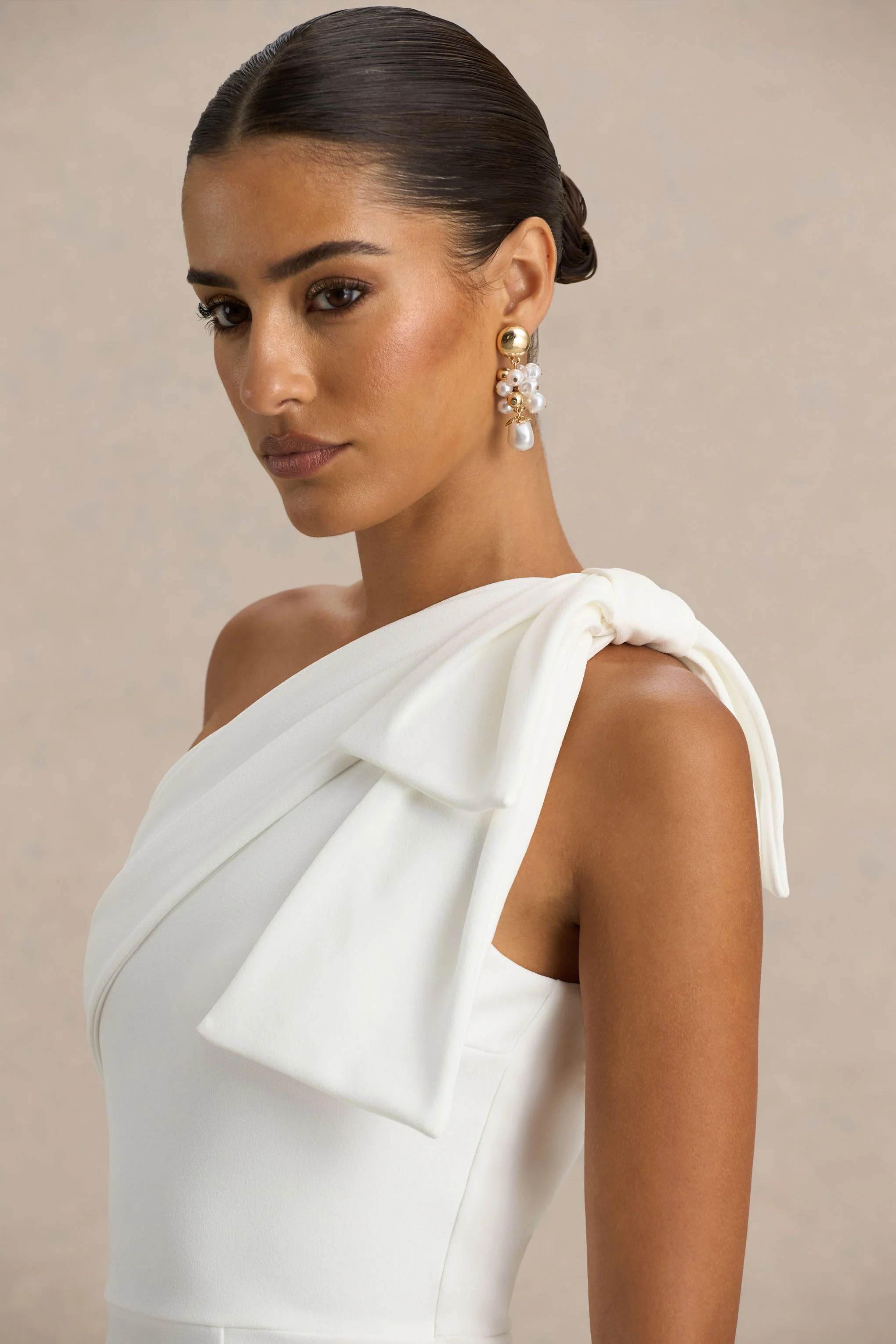 Kiri | White One-Shoulder Bow Maxi Dress