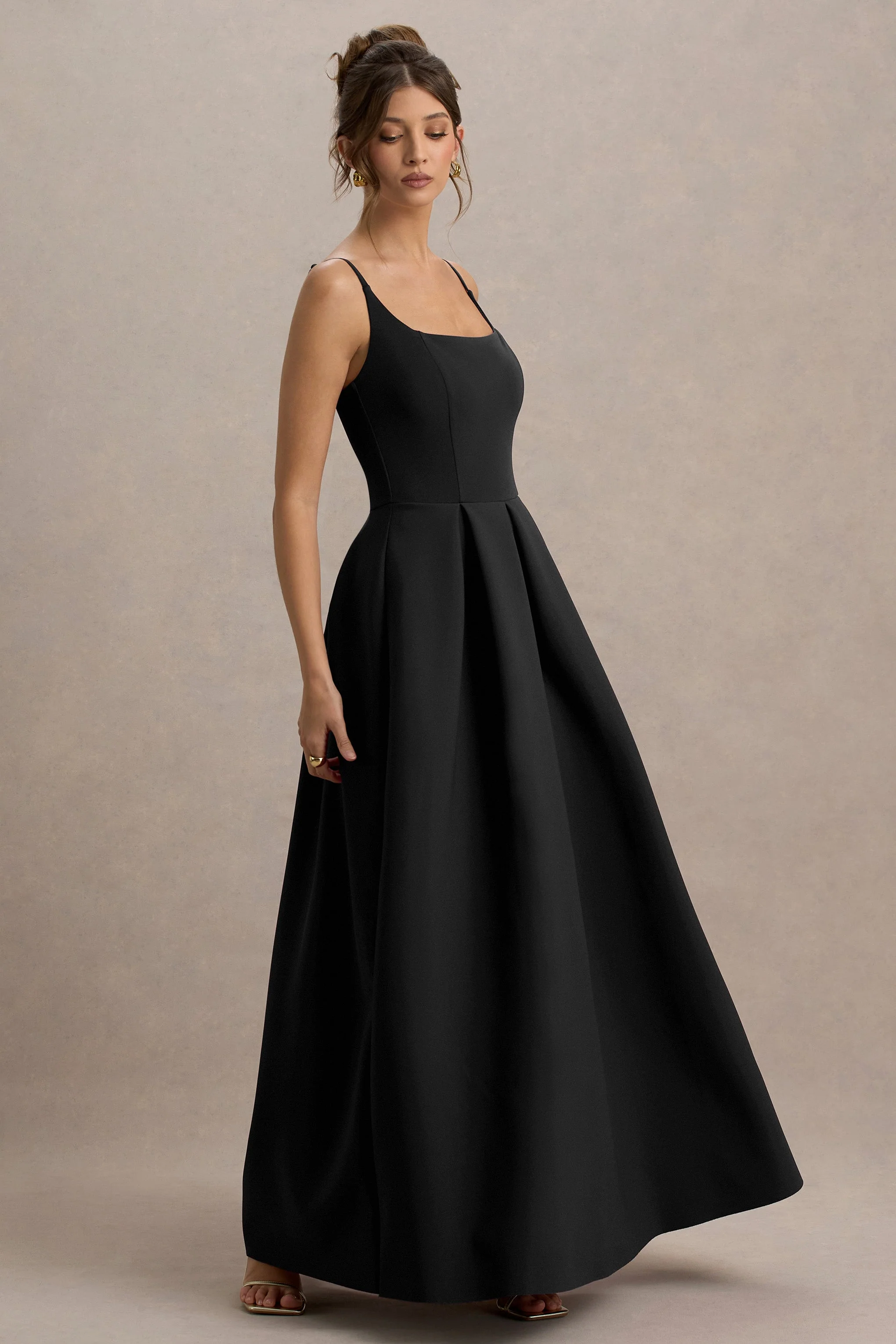 Bambina | Black Scoop-Neck Pleated Maxi Dress