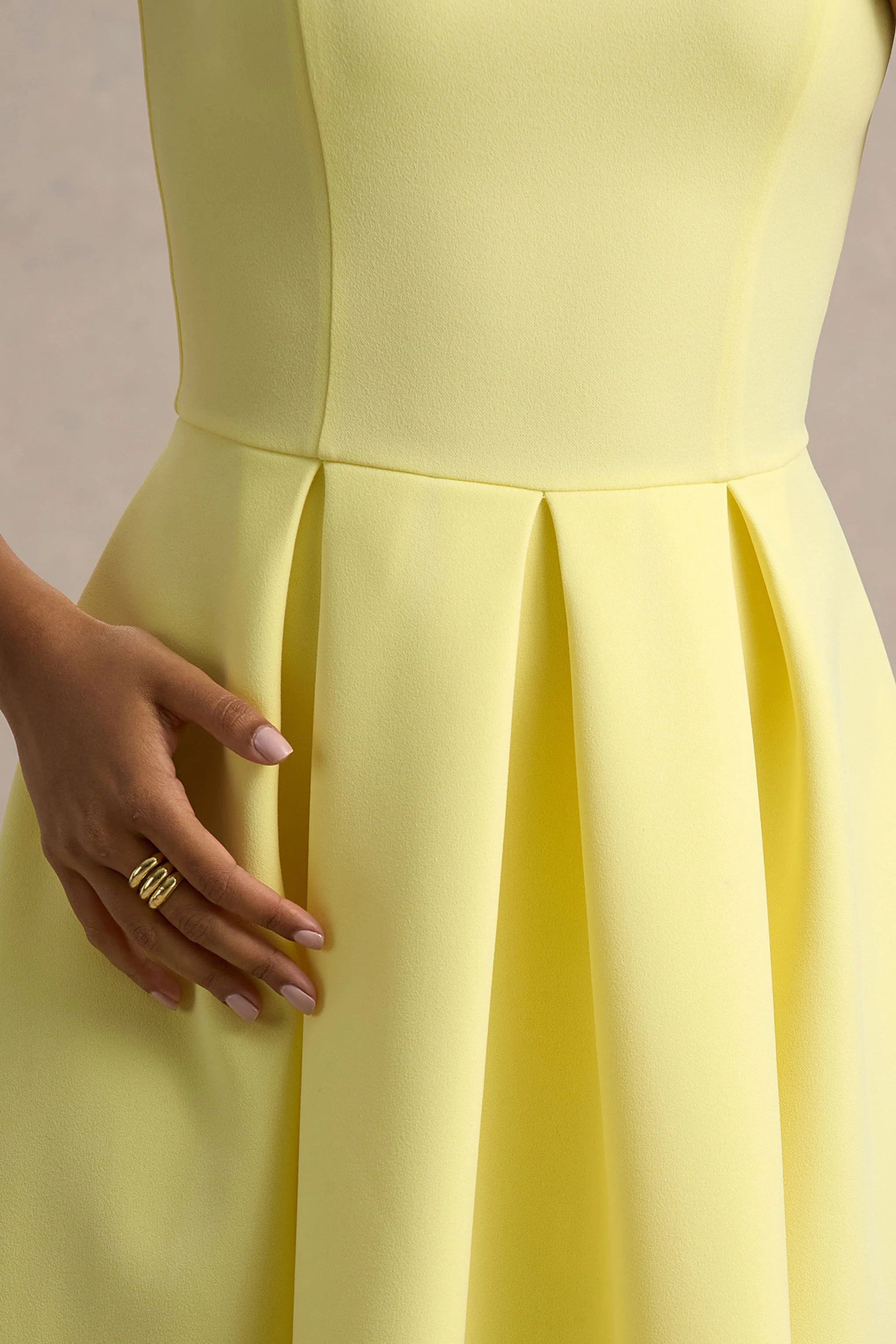 Bambina | Lemon Scoop-Neck Pleated Maxi Dress