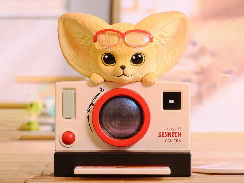 POP MART Kenneth Catch Your Wonderful Moment 100% Limited Edition