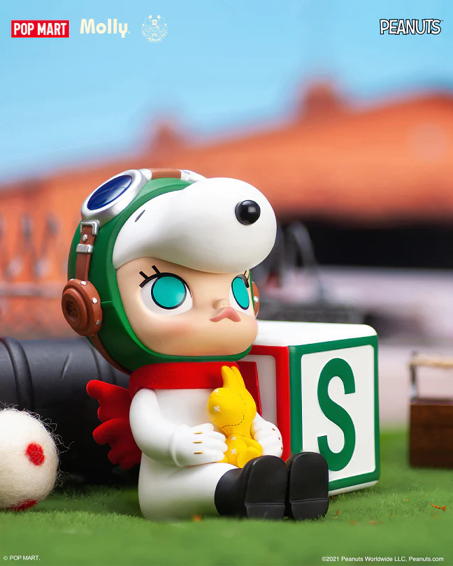 POP MART Molly × Snoopy Figurine