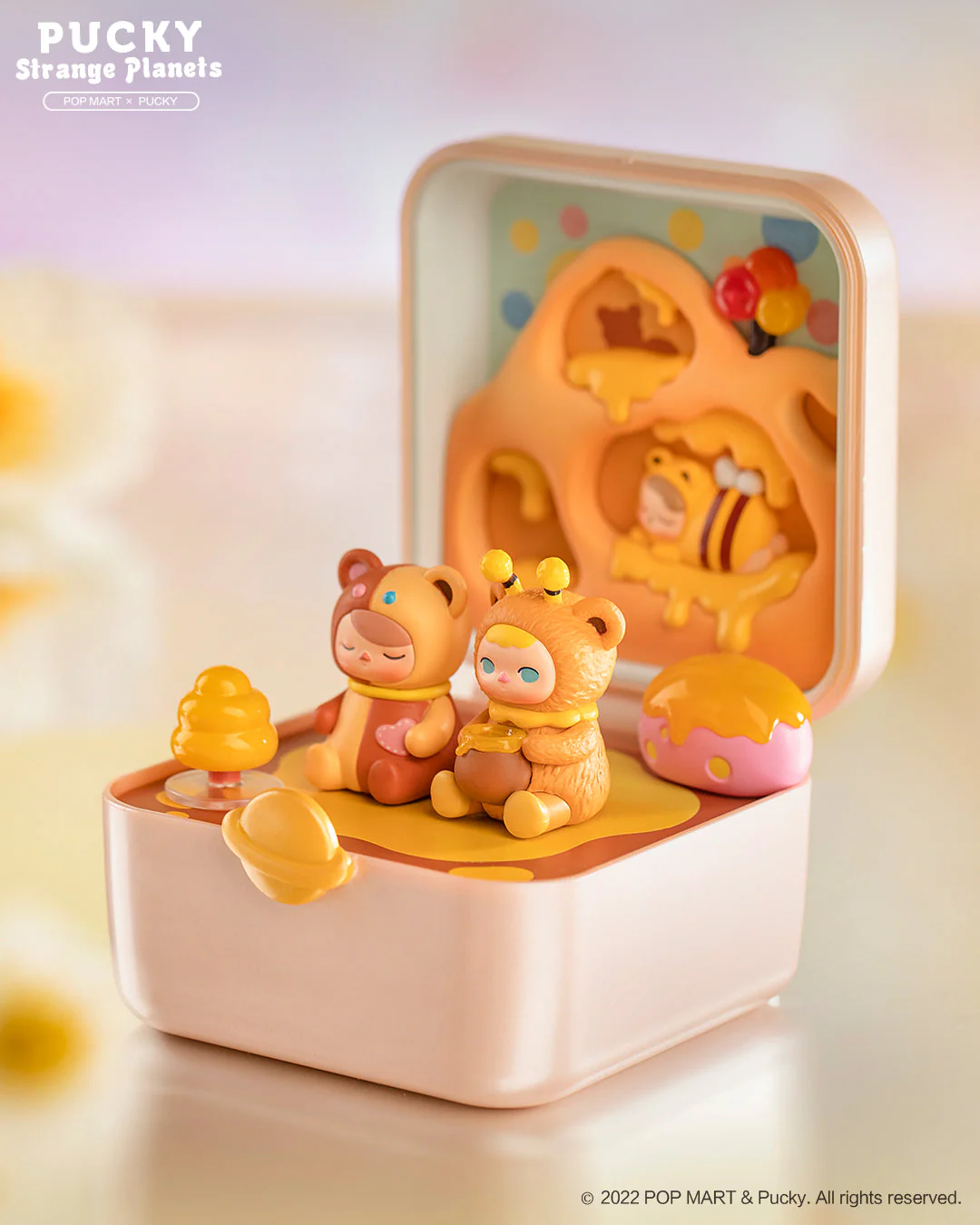 POP MART Pucky Strange Stars Series Scene Set