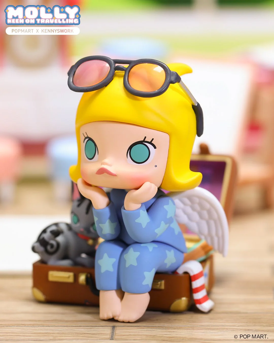 POP MART Molly Keen On Travelling Figurine