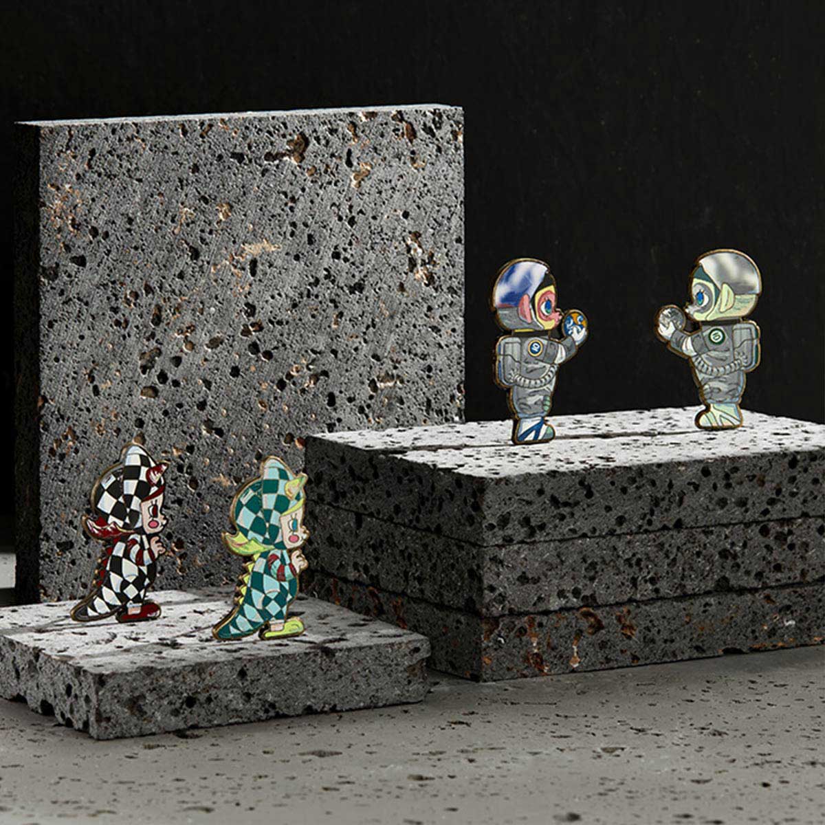 POP MART MOLLY Anniversary Statues Classical Retro Series-Badge Blind Box
