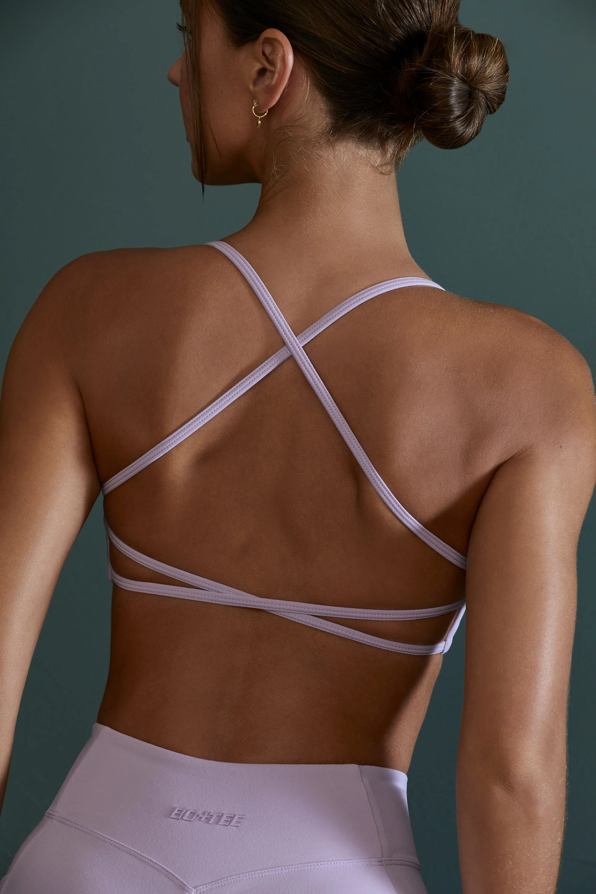 Scoop Neck Open Back Sports Bra in Lilac