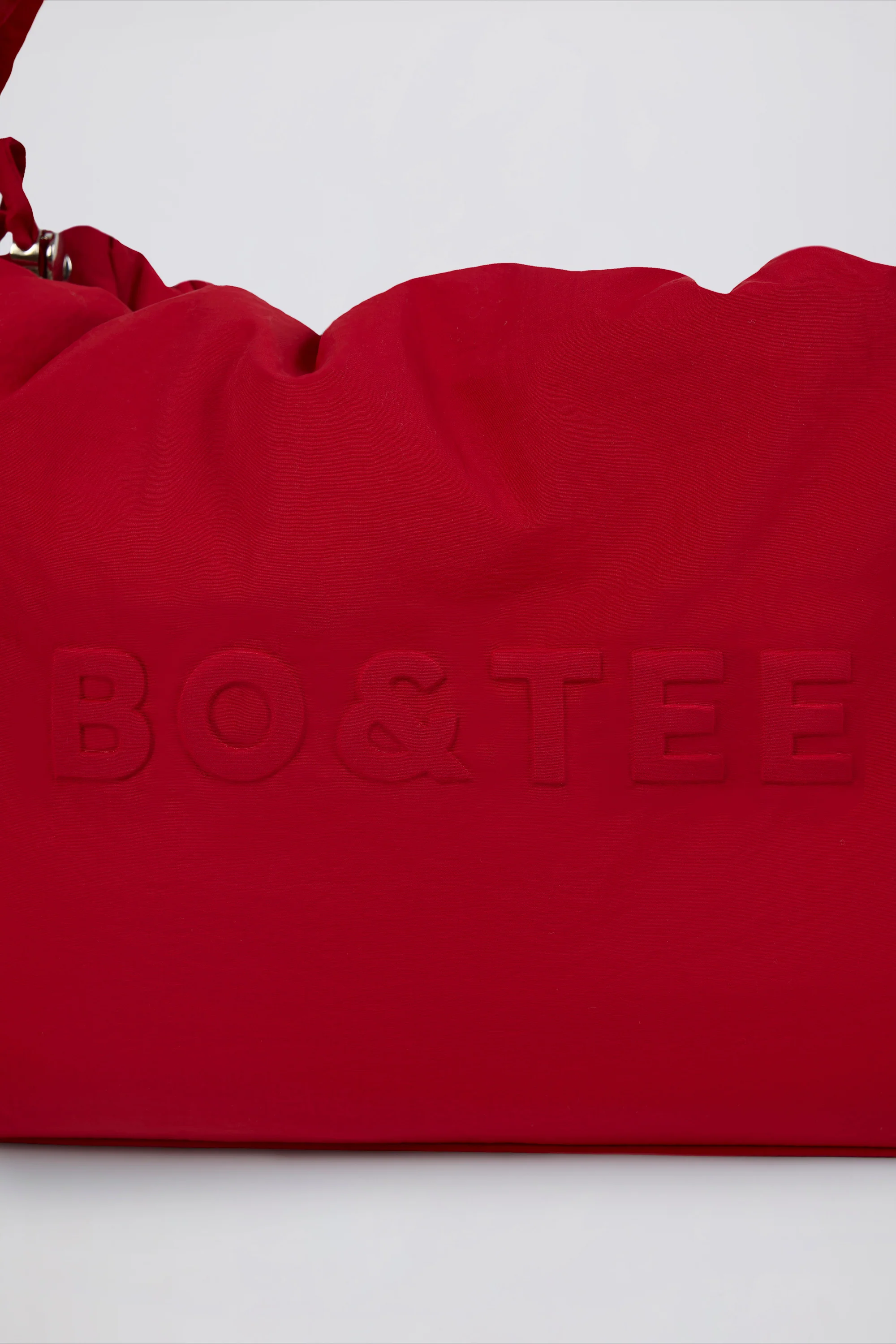 Drawstring Puffer Tote Bag in Cherry Red