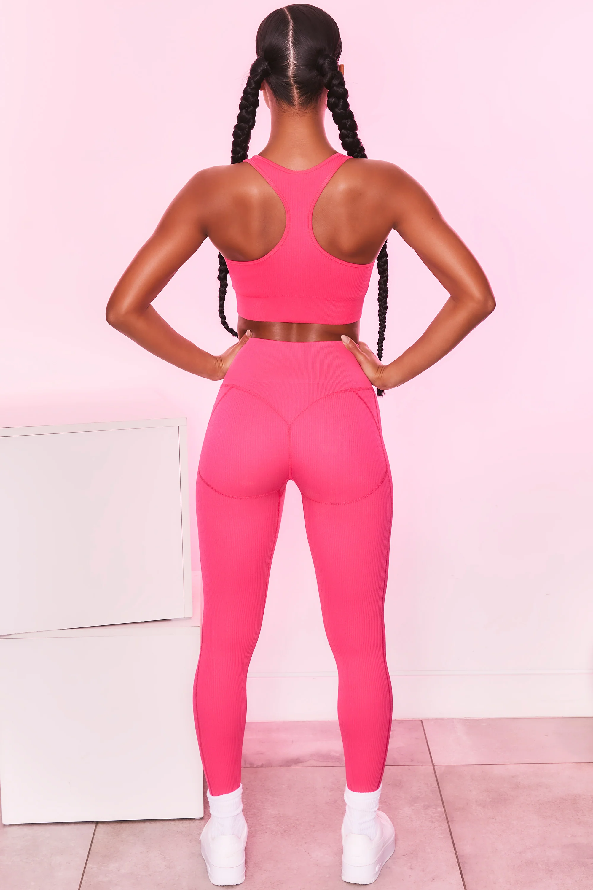 Ribbed Plunge Neck Sports Bra in Hot Pink
