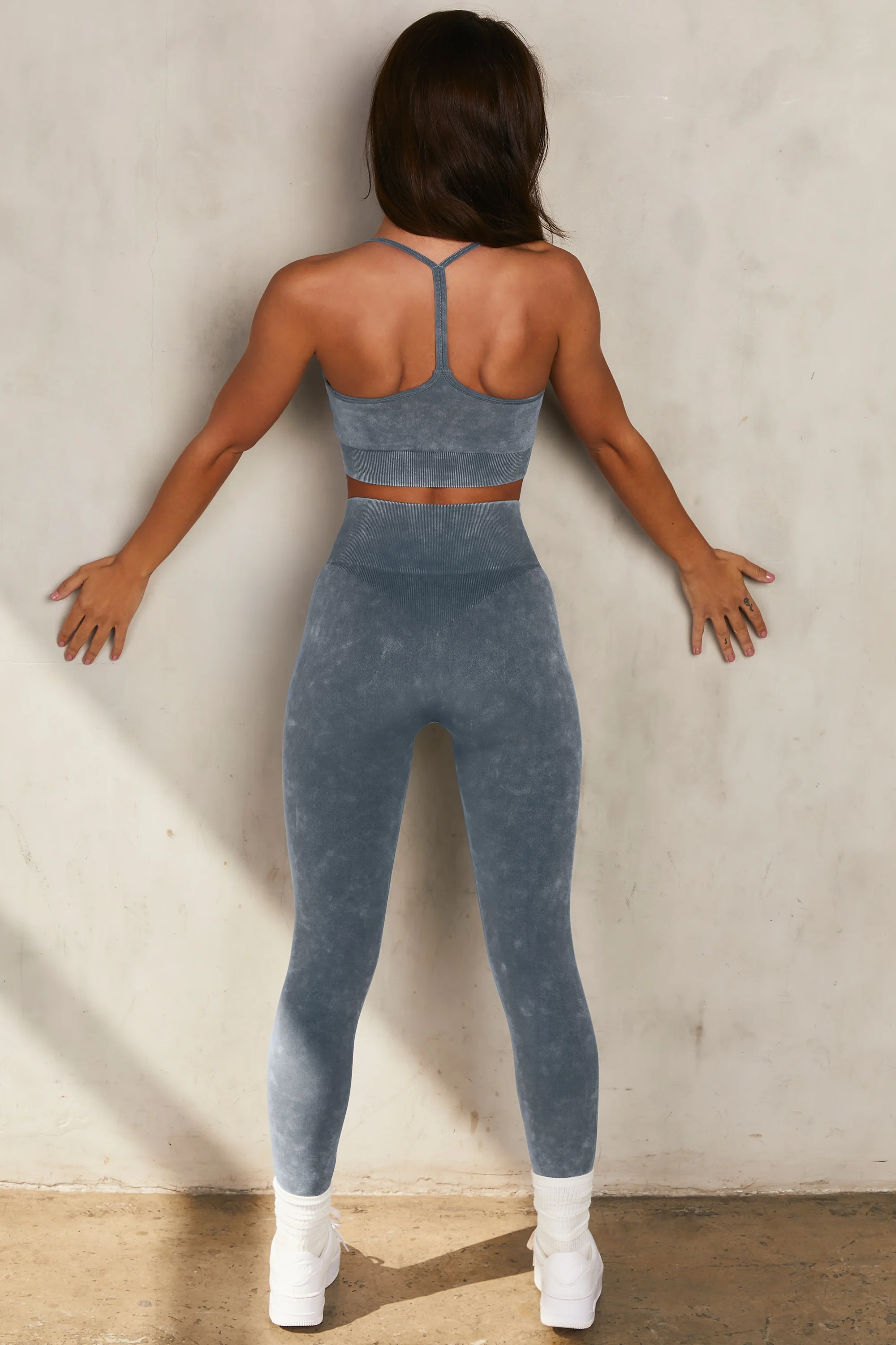 Oxygen Seamless Acid Wash Sports Bra in Charcoal