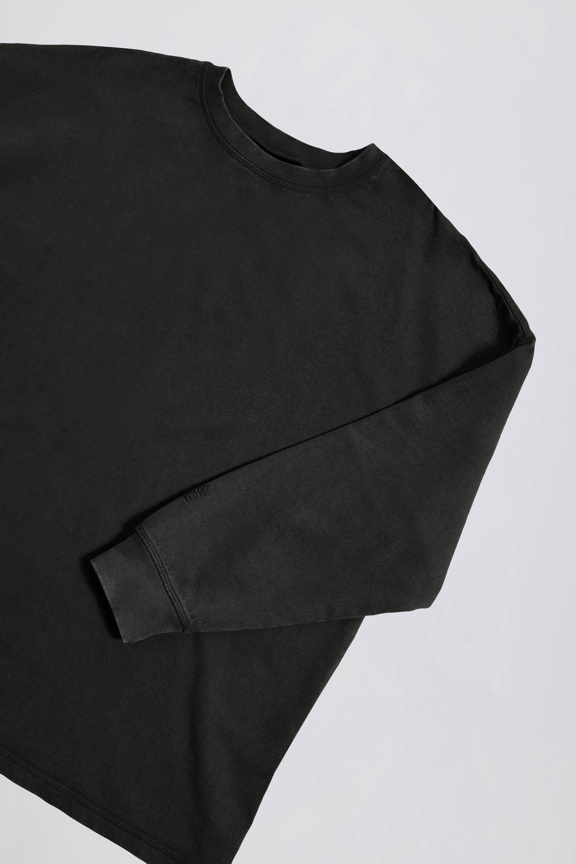 Acid Wash Long-Sleeve Oversized T-Shirt in Ash