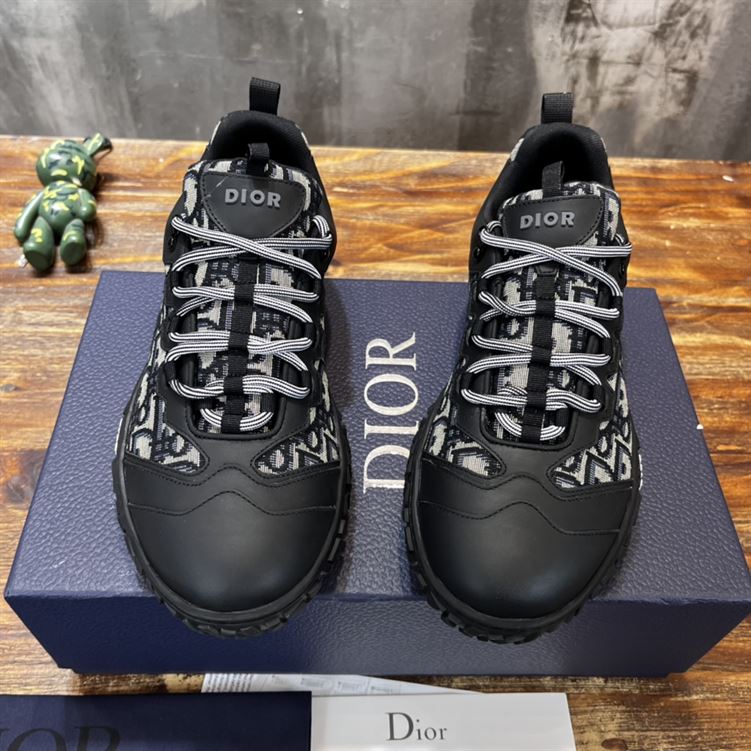 DIORIZON DERBY SHOE BEIGE AND BLACK DIOR OBLIQUE JACQUARD AND BLACK RUBBER – DO090