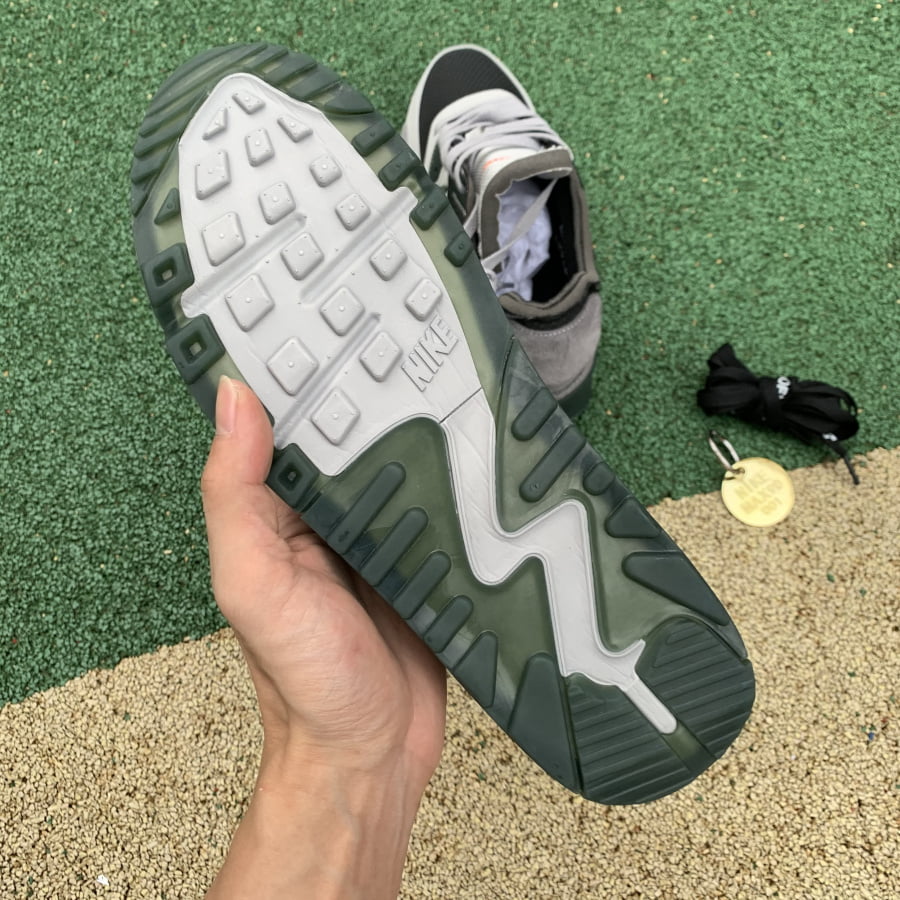 Nike Air Max 90 OFW family