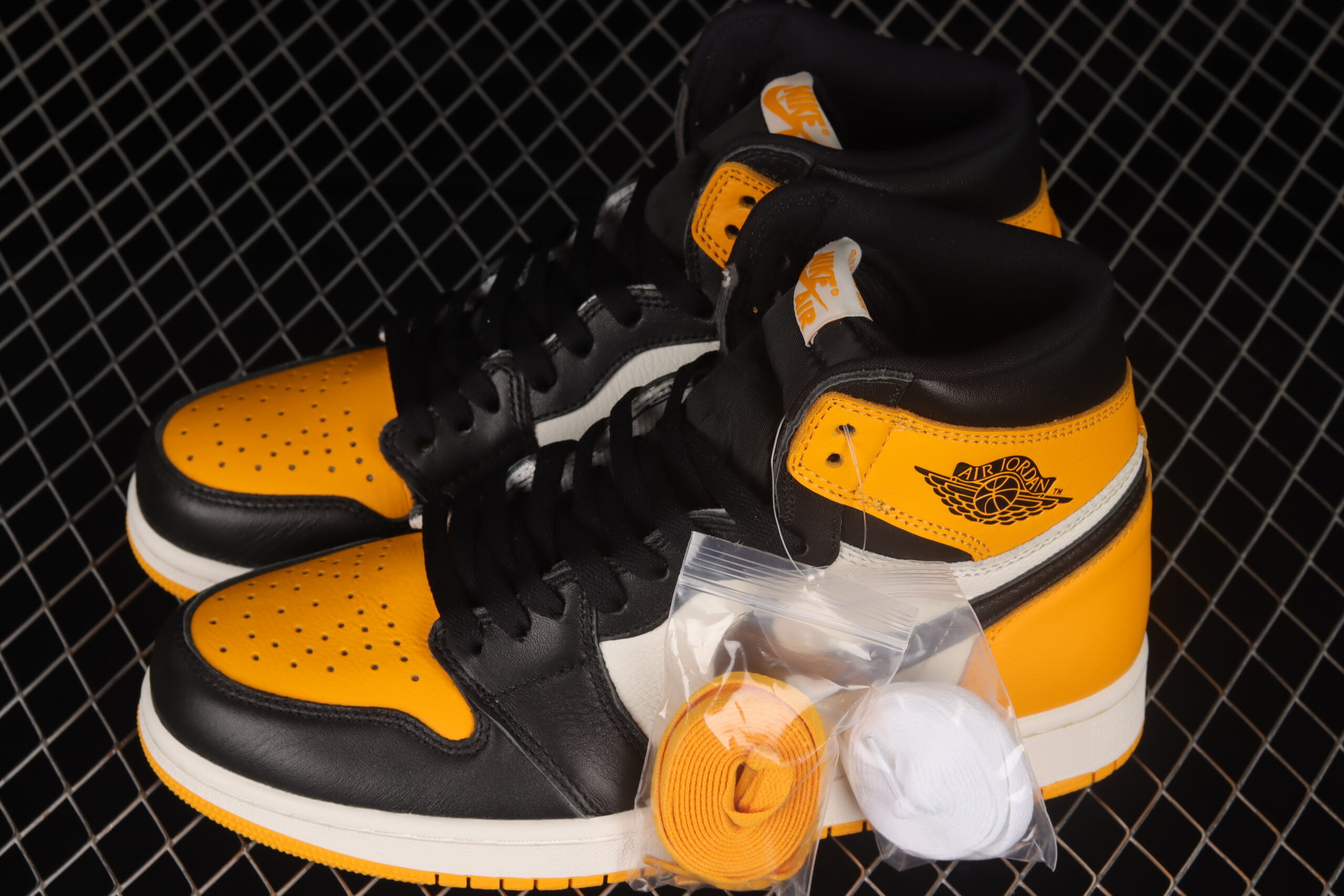 Air Jordan 1 High OG Taxi Yellow Toe
