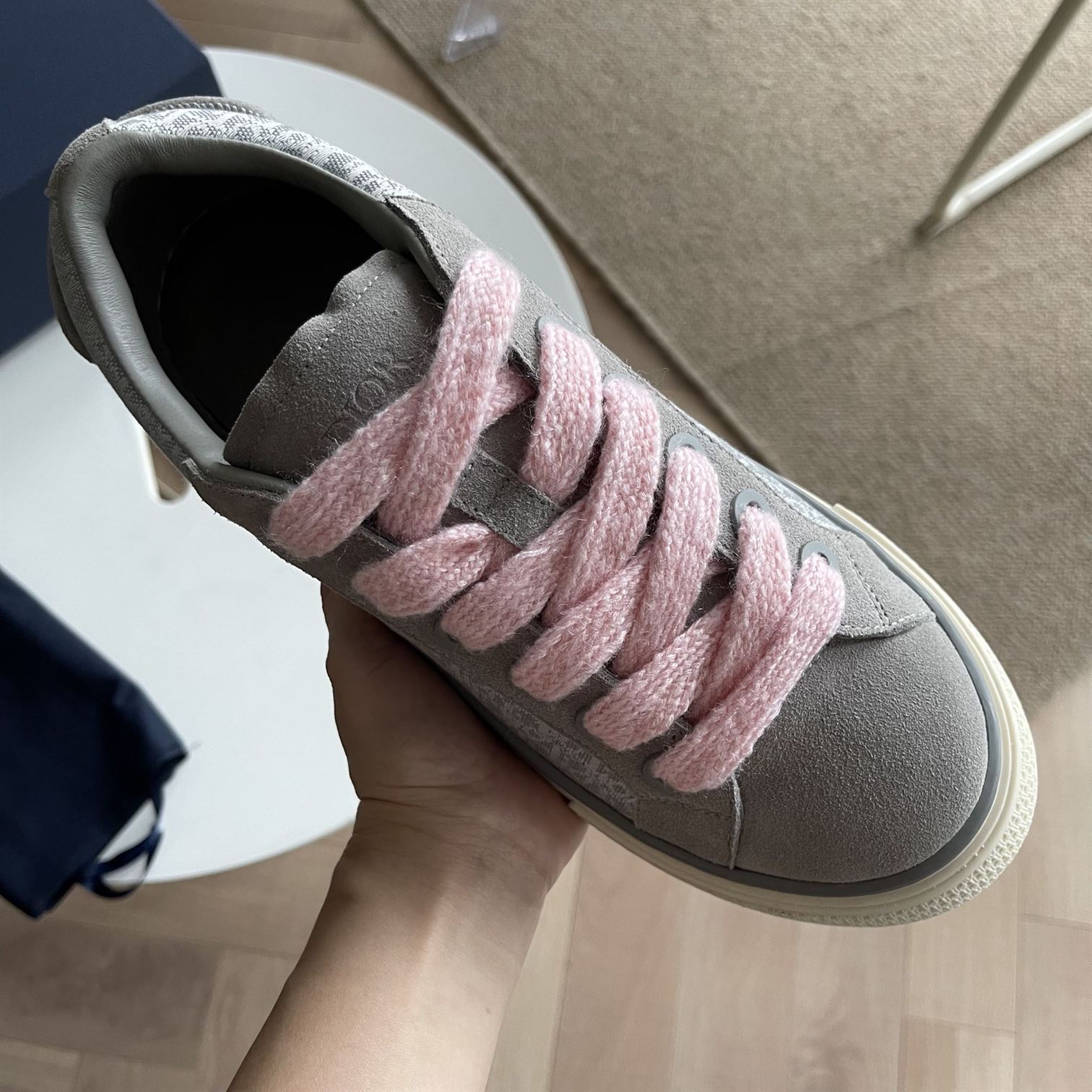 DIOR B33 SNEAKER GRAY AND WHITE DIOR OBLIQUE JACQUARD – DO130