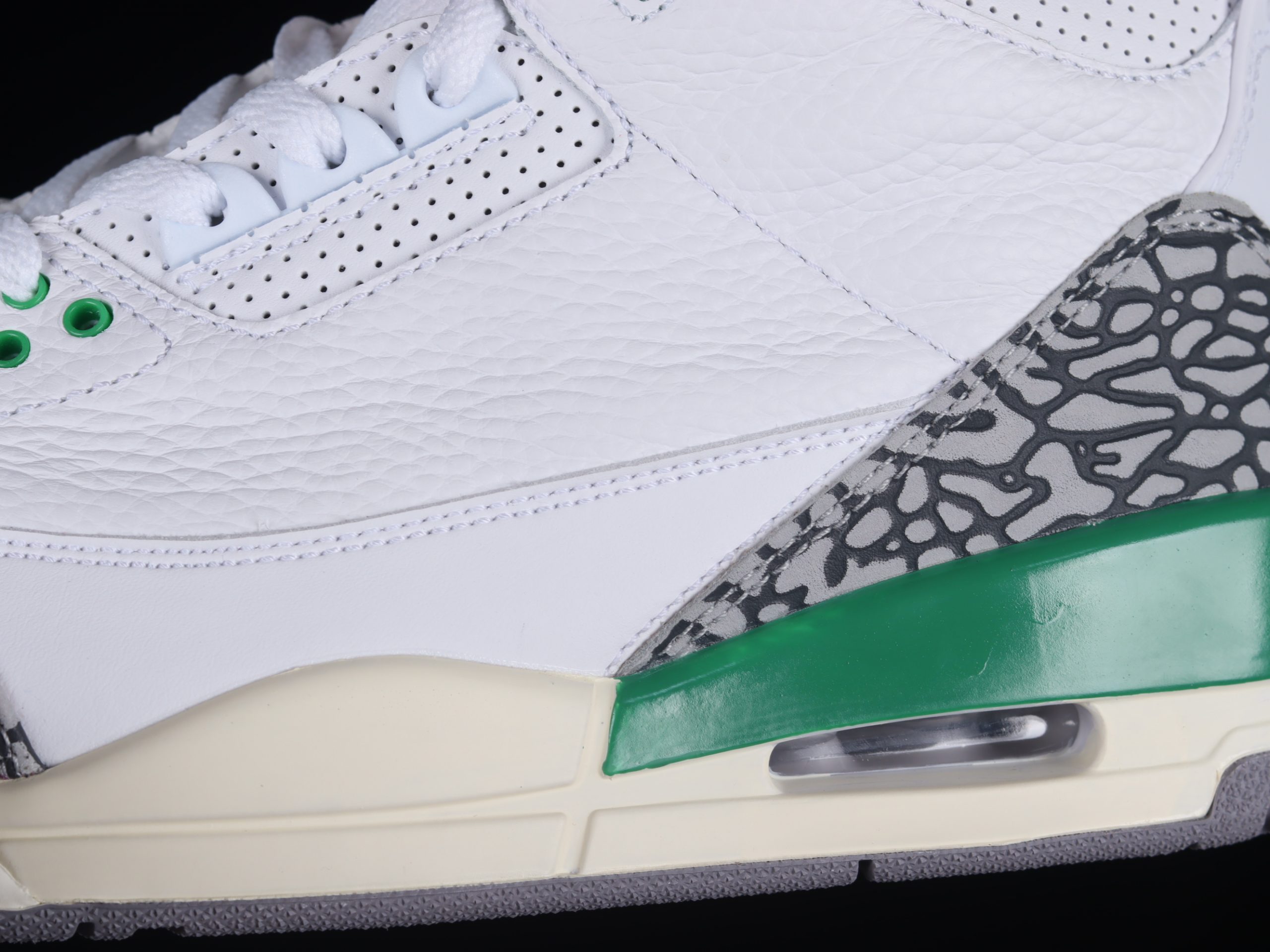 Air Jordan 3 Retro Lucky Green