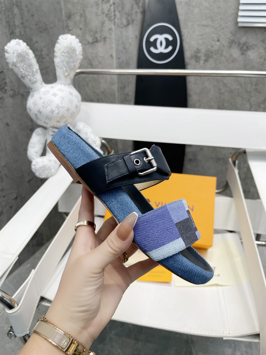 LOUIS VUITTON BOM DIA FLAT MULE – LVSD039