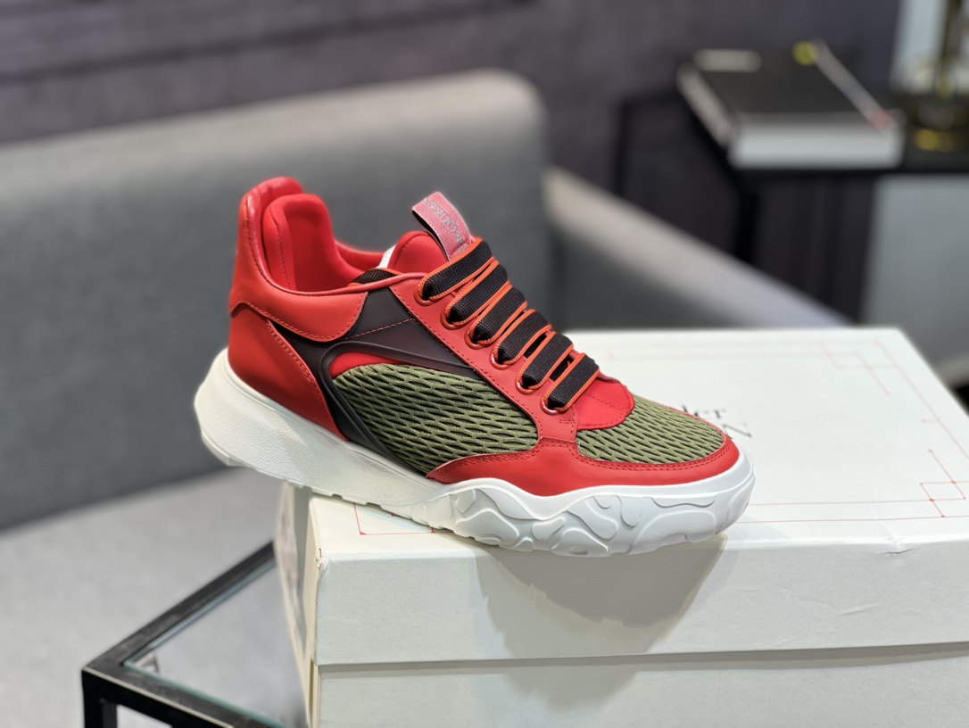 Alexander McQueen's latest wide-type sneakers