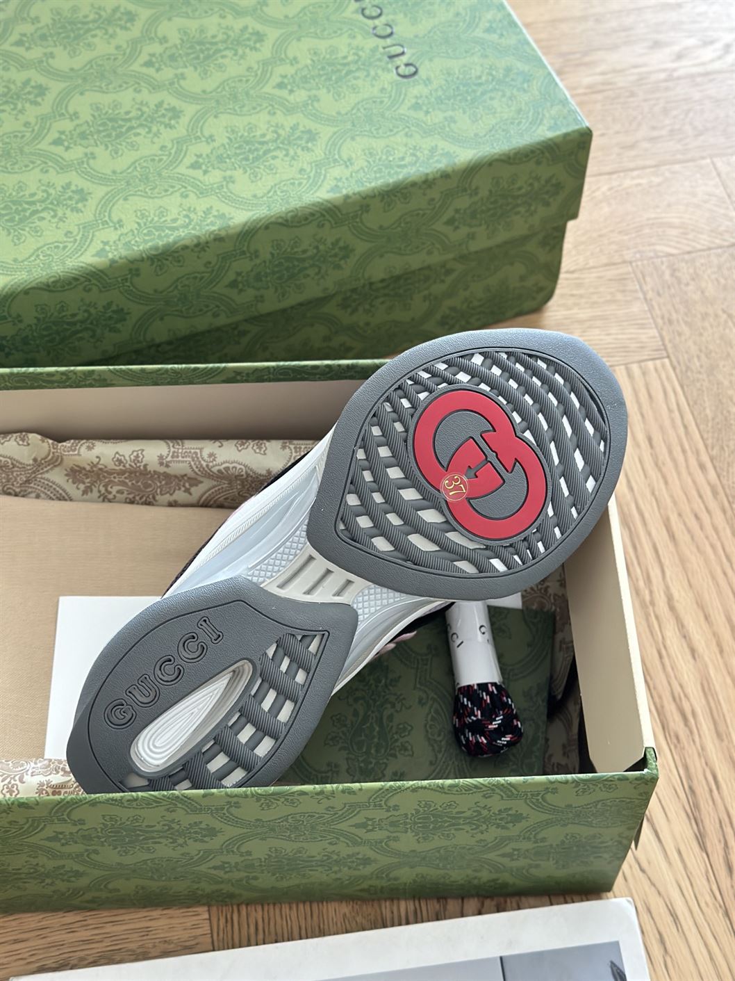 GUCCI RUN SNEAKERS – GCC120