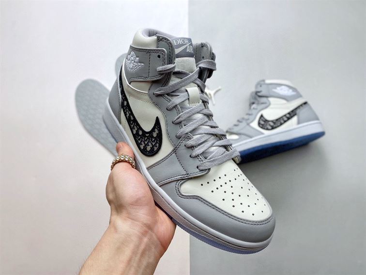 DIOR AIR JORDAN 1 HIGH OG – DO061
