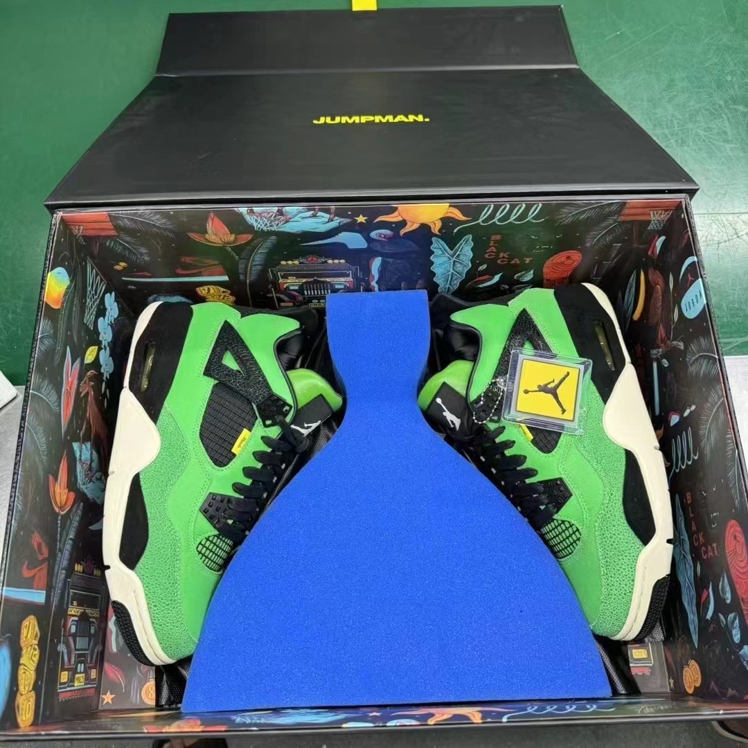 Air Jordan 4 Retro Manila