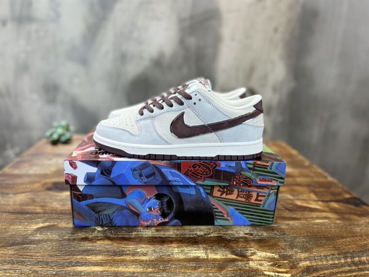 NIKE SB DUNK LOW SNEAKER – NSN011