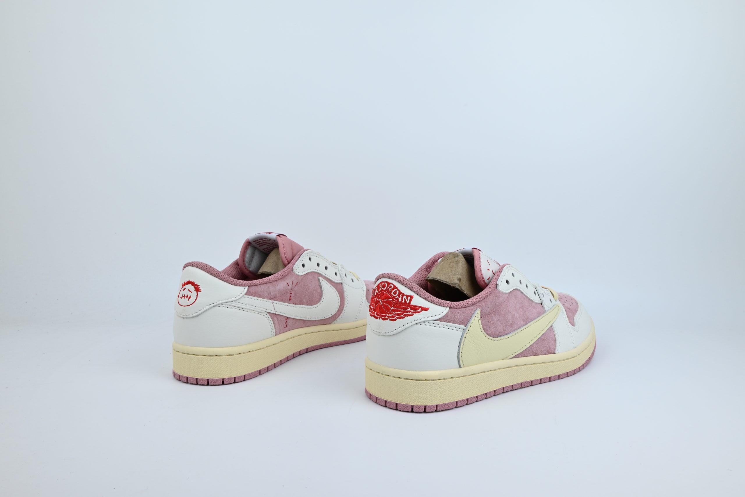 Travis Scott x Air Jordan 1 Low Sail/Shy Pink
