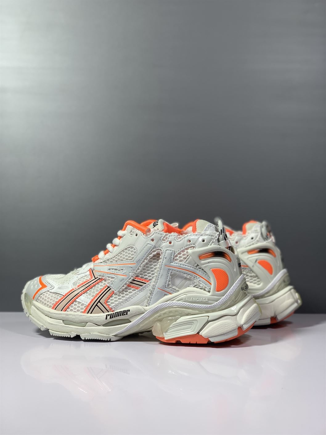 BALENCIAGA RUNNER SNEAKER IN FLUO ORANGE – BLA056